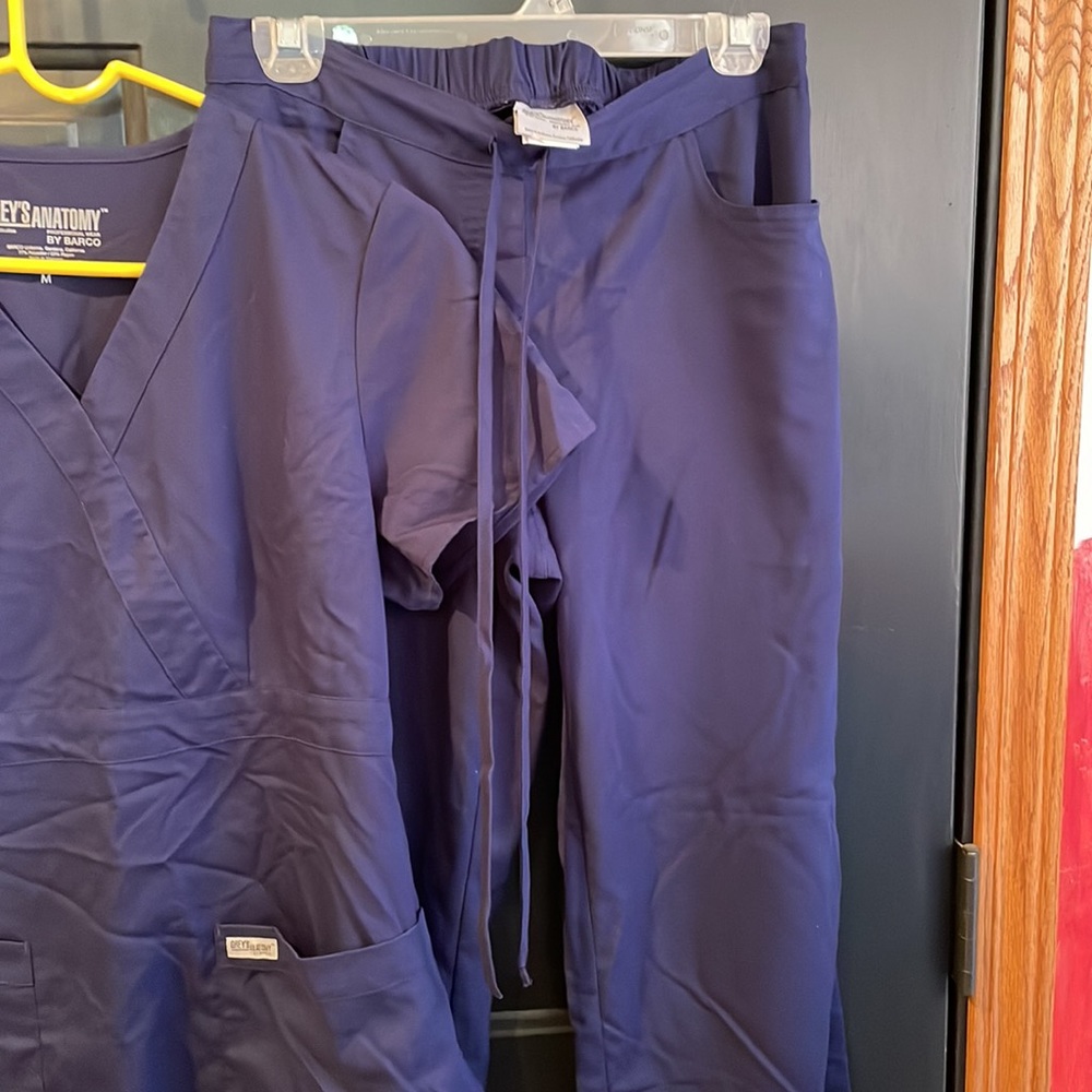 Grey’s Anatomy Matching Scrub Set - Picture 5 of 9